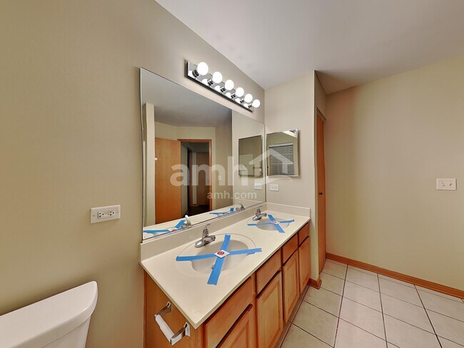 Building Photo - 20863 Brentwood Ct
