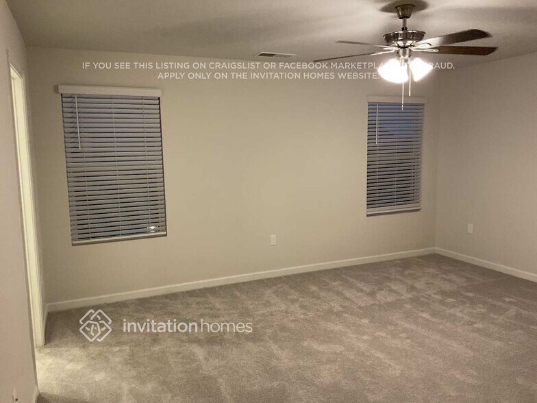 Building Photo - 5088 Mifford Dr