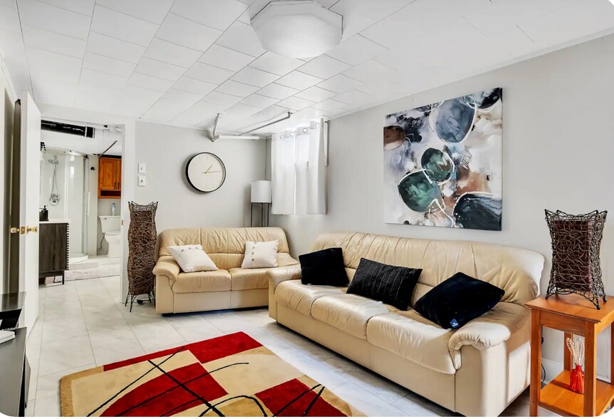 Building Photo - 10 Ritchie Pl