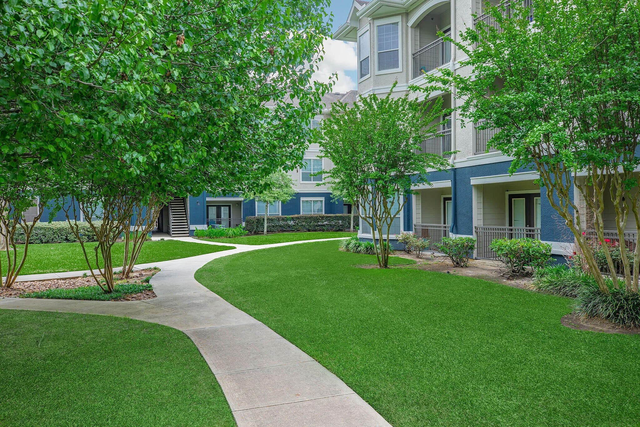 Building Photo - 501 Sarah Deel Dr