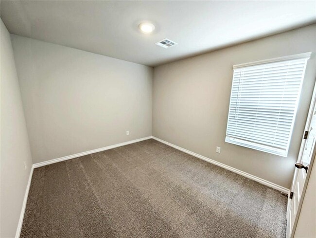 Building Photo - 2824 Firefly Dr