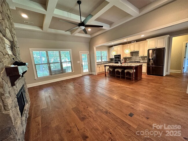 Building Photo - 8643 Amandine Way