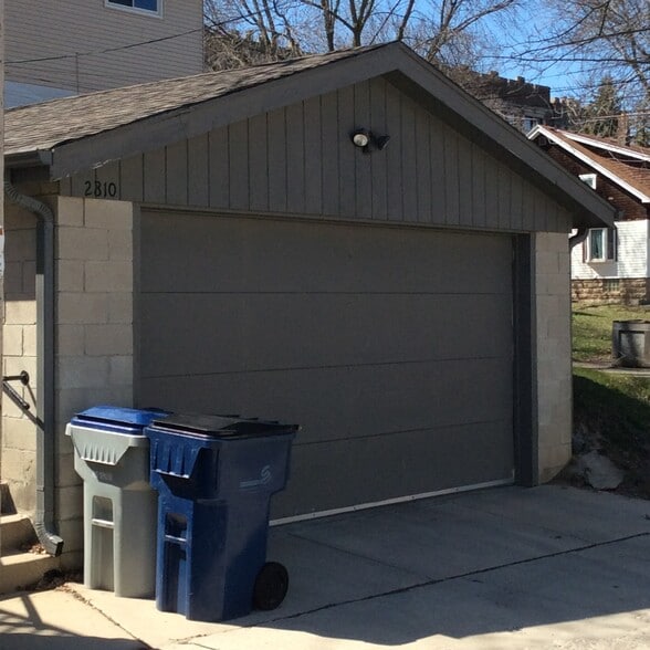 Building Photo - 2810 S Lenox St