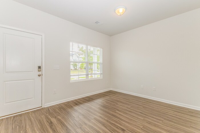 Building Photo - 256 Clydesdale Cir