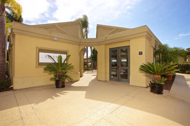 Building Photo - Stunning, Serene and Modern Luxury!