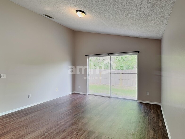 Building Photo - 503 Tree Shore Dr