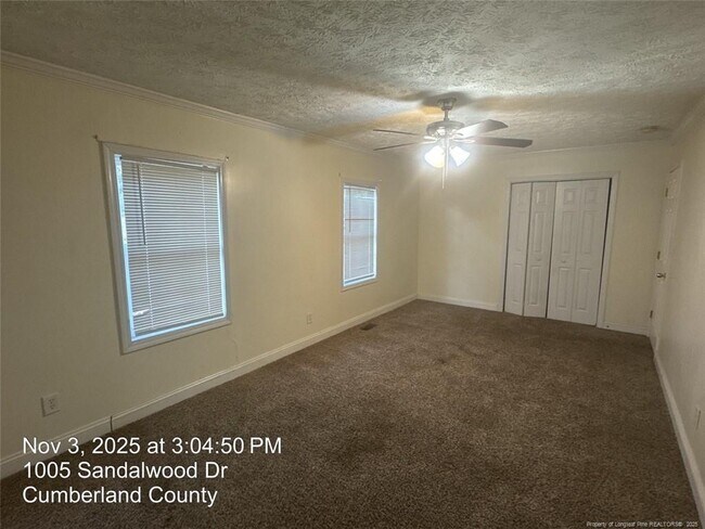 Building Photo - 1005 Sandalwood Dr