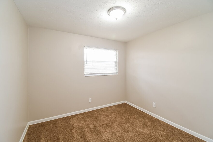 Building Photo - 4415 Argentine Dr N