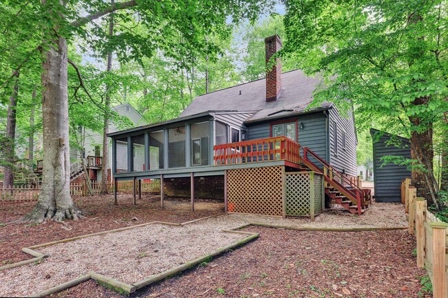 Building Photo - 3 Bedroom Cape in Brandermill!