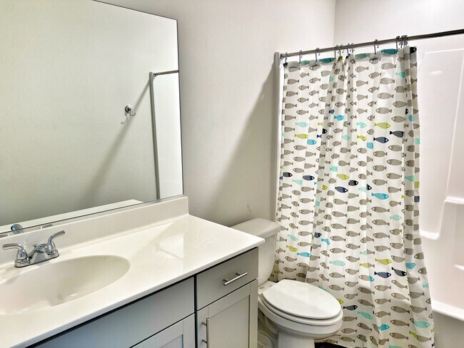 Building Photo - 327 NE Otter Dr