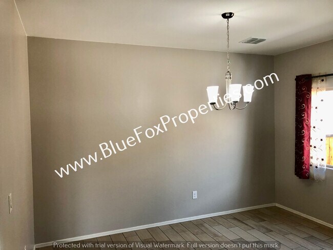 Building Photo - 9009 W Rolling Springs Dr