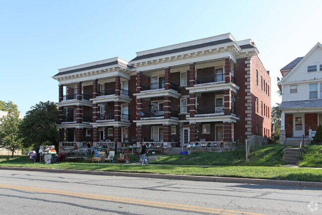 Primary Photo - 701 Benton Blvd
