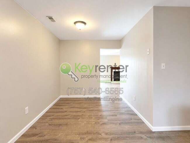 Building Photo - 810 Huntly Dr