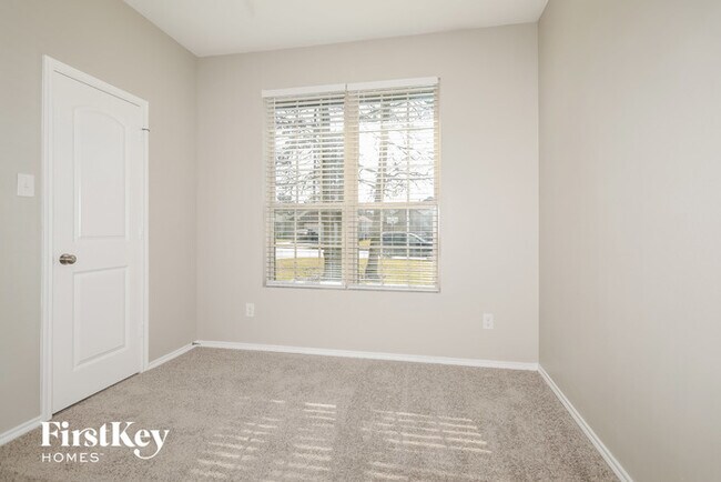 Building Photo - 979 Arbor Way