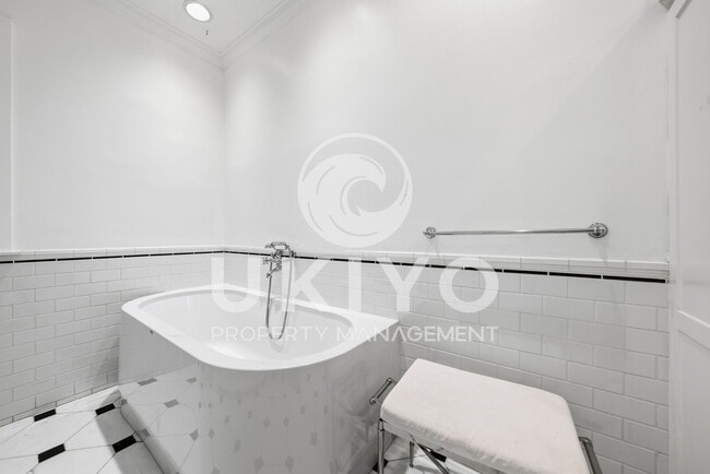 Building Photo - 860 Portal Ave