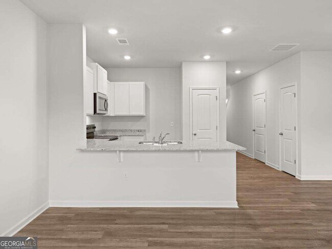 Building Photo - 5976 Skylar Dr