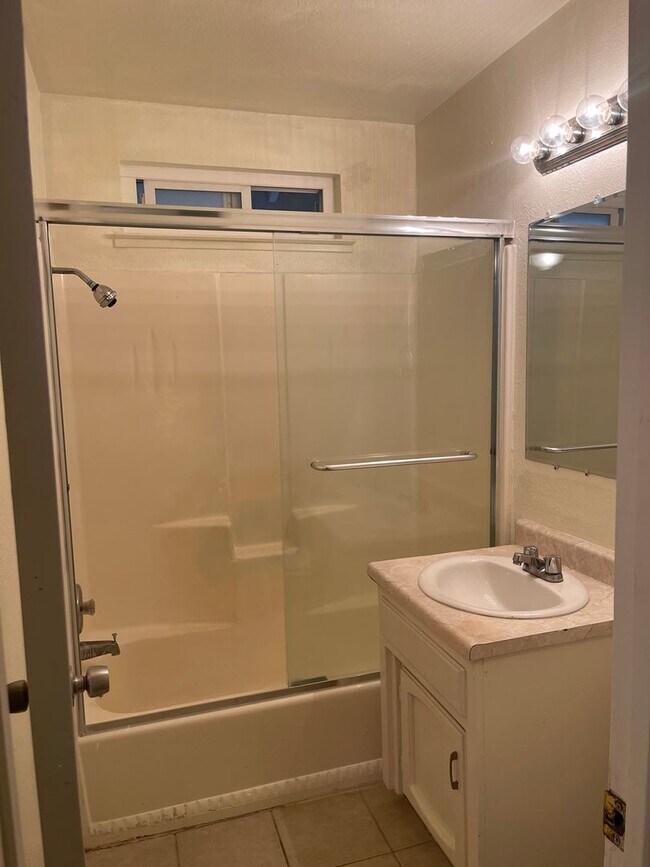 Building Photo - 2-Bedroom, 1.5-Bathroom Townhouse for Rent – $500 off 1st Month Rent