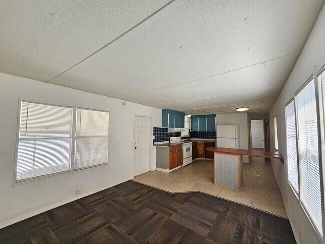 Building Photo - 503 Longfellow Blvd