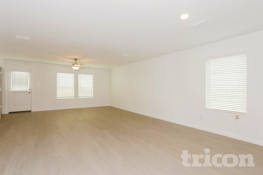 Building Photo - 15228 Dance Hall Dr