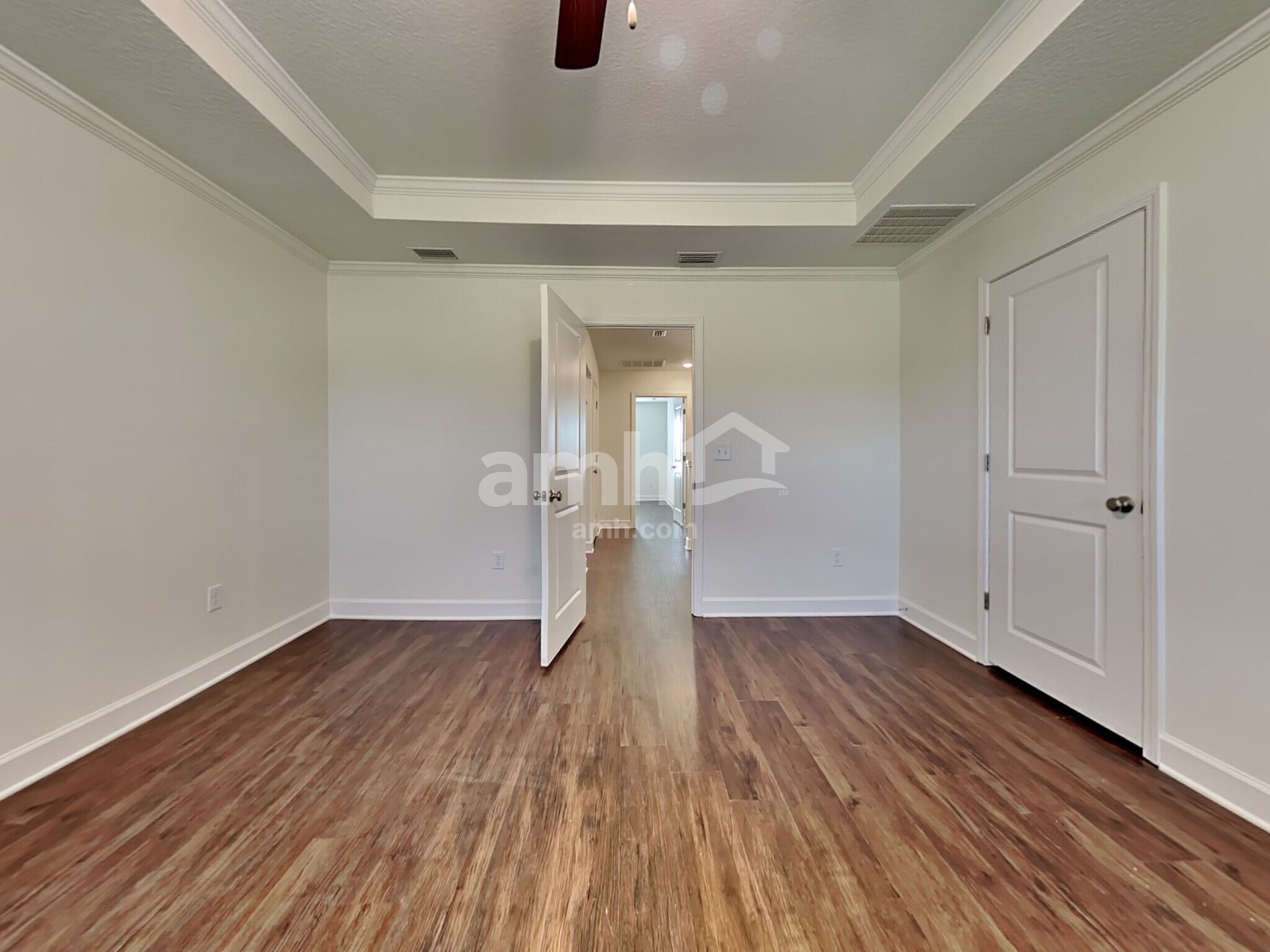 Building Photo - 998 Tan Tara Trl