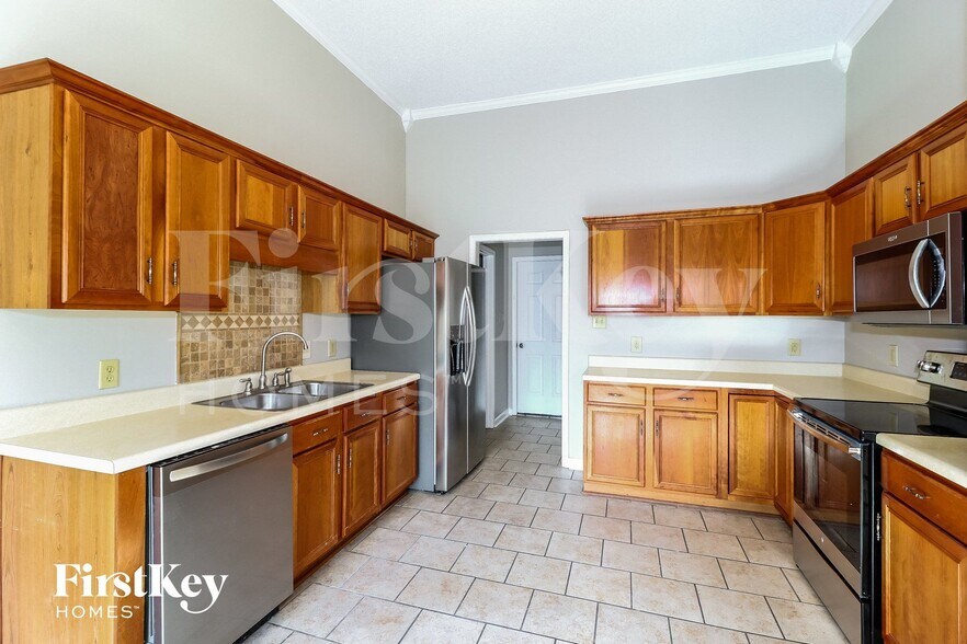 Building Photo - 7761 Shadow Hills Dr