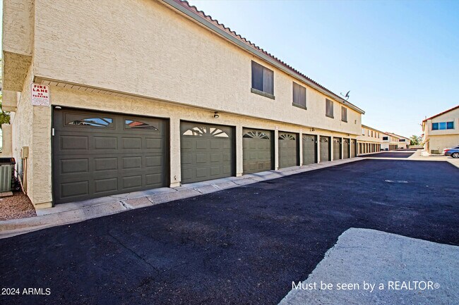 Building Photo - 30 E Brown Rd