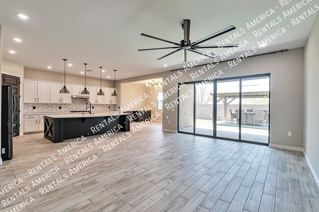 Building Photo - 10151 N Cardon Grande Trail