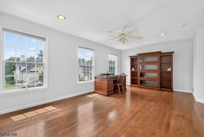 Building Photo - 7 Pinehurst Cir