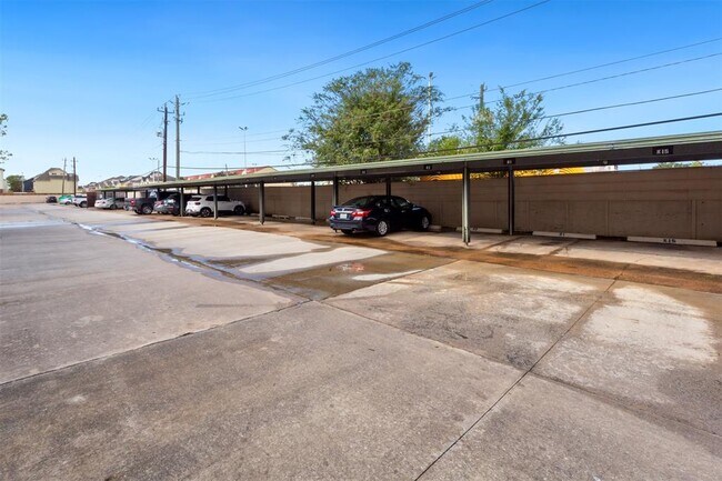 Building Photo - 2909 Hillcroft St