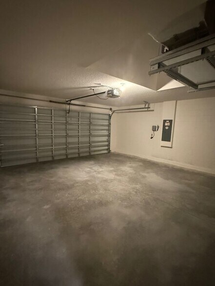 Building Photo - 15 Rivera Ln