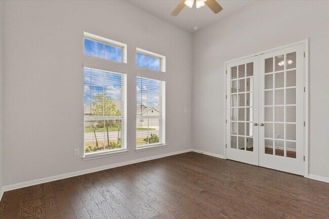 Building Photo - 271 Eclipse Dr