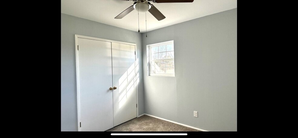 Building Photo - 136 Golf Dr SE