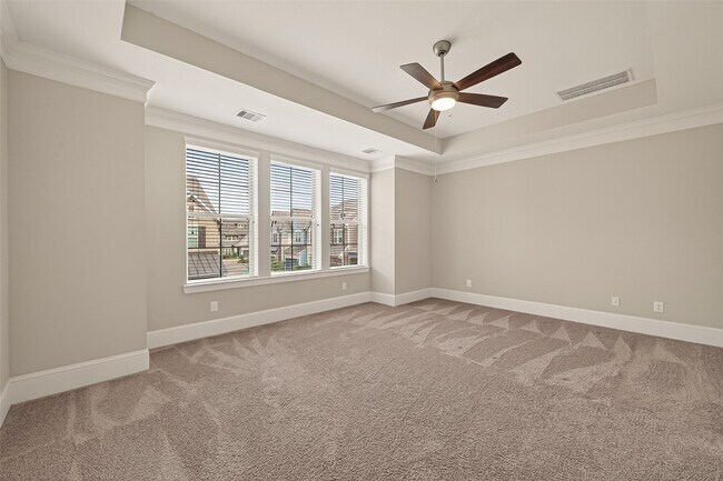 Building Photo - 11905 Wedemeyer Way