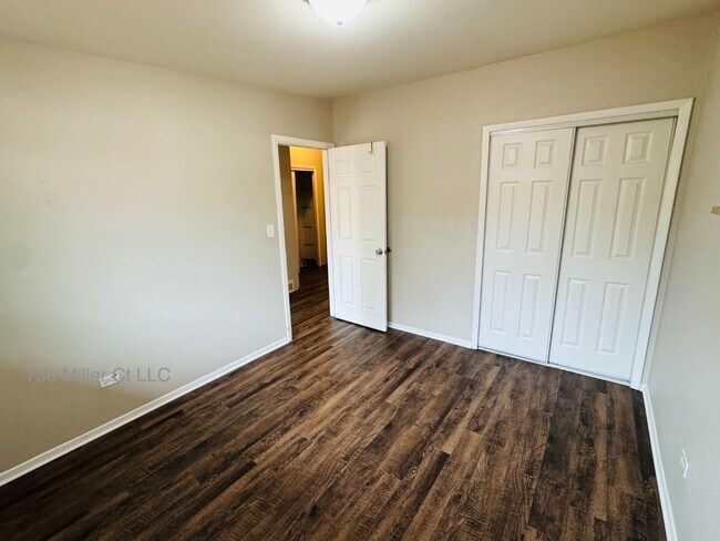 Building Photo - 730 Miller Ct