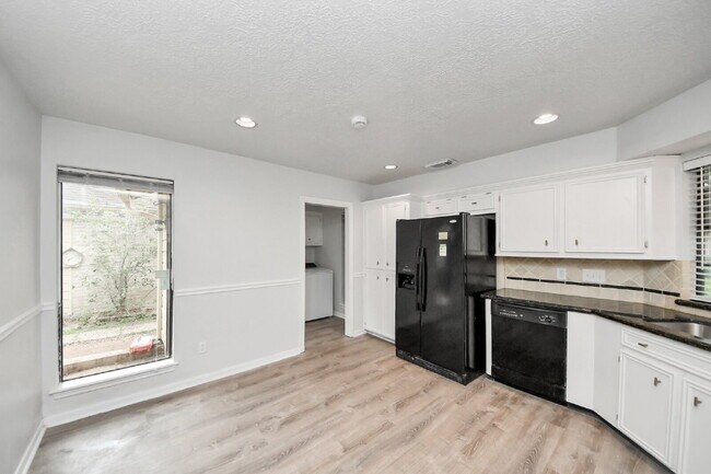 Building Photo - Freshly Remodeled Sugar Land Home with a Garden That Came Ready to Show Off