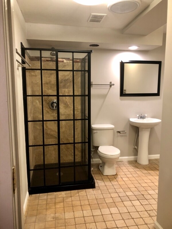 Building Photo - 866 Moreland Ave SE