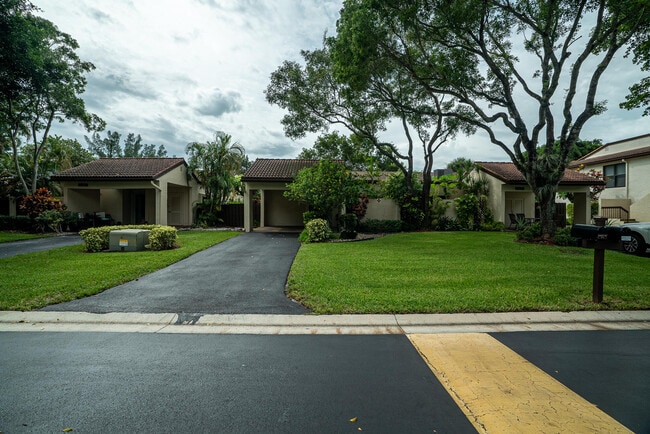 Building Photo - 8410 Cypress Ln