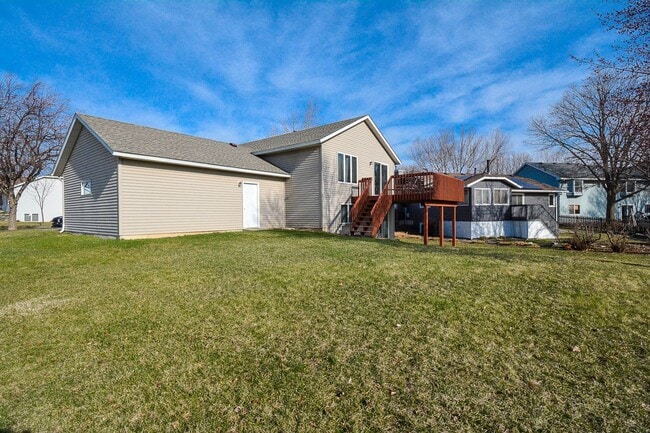 Building Photo - Bright 4BR on Corner Lot in SW Rochester