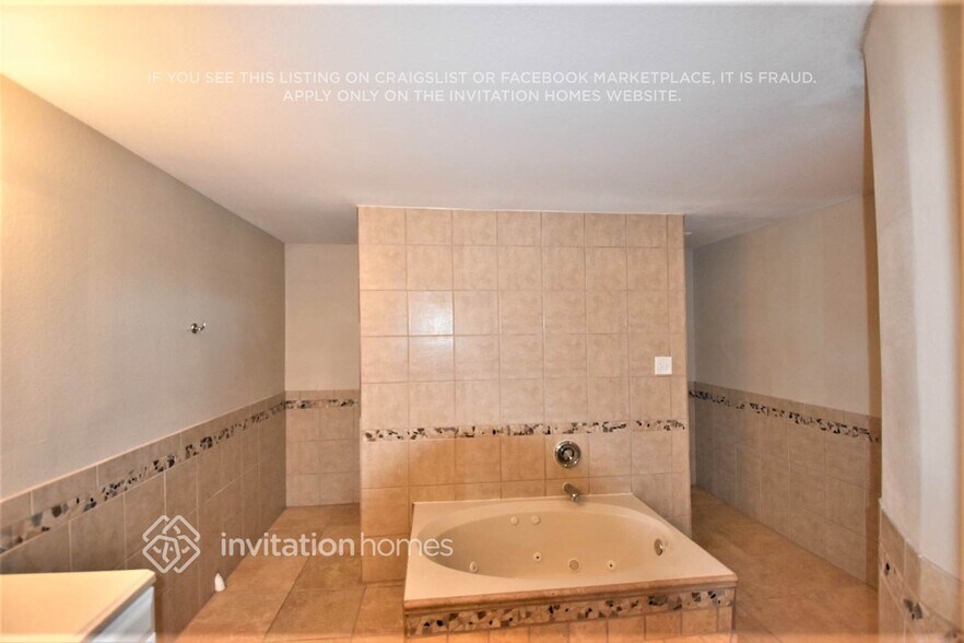 Building Photo - 8441 Shallow Creek Dr