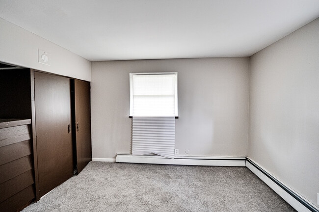 Building Photo - 3235 W 157th St