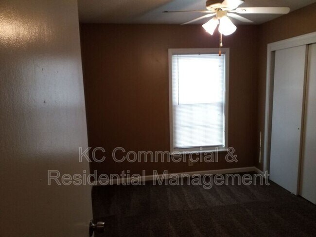 Building Photo - 10013 N Harrison Dr