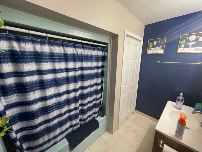 Building Photo - 293 Dogwood Dr