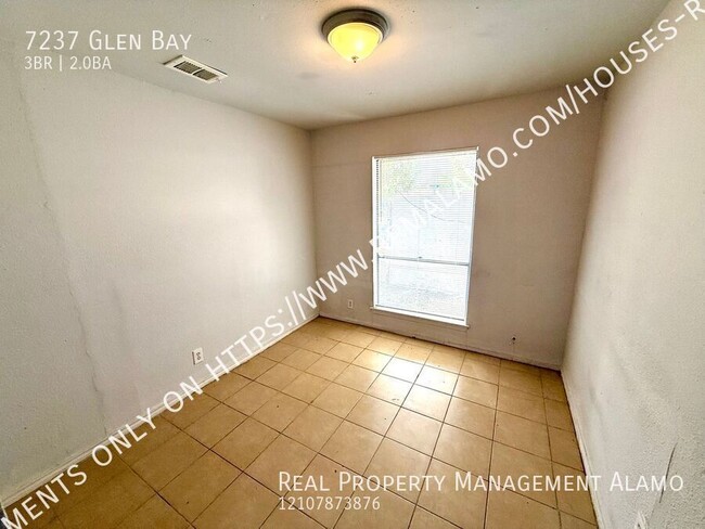 Building Photo - 7237 Glen Bay Dr