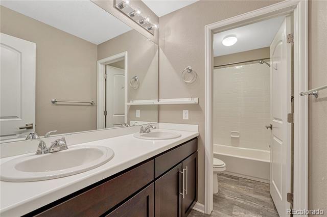 Building Photo - 681 E Dry Creek Cir