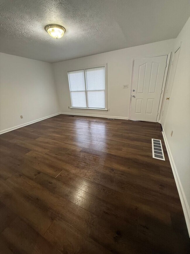 Building Photo - 216 Shreveport Dr