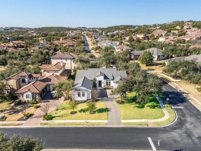 Building Photo - 613 Golden Bear Dr