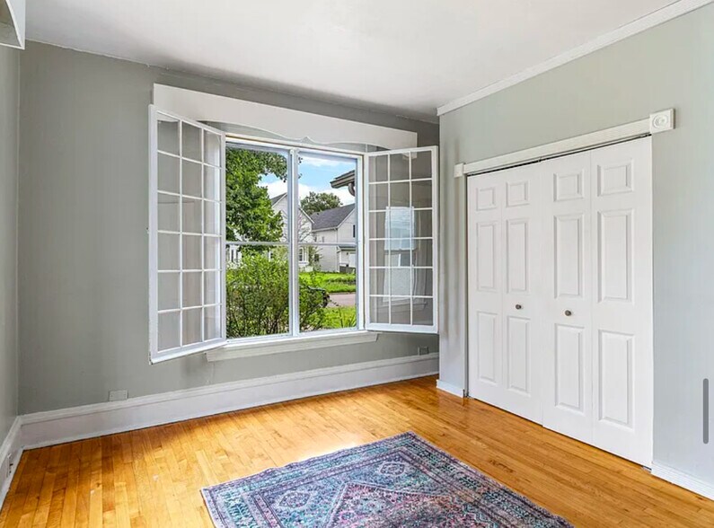 Building Photo - 2628 Quincy St NE