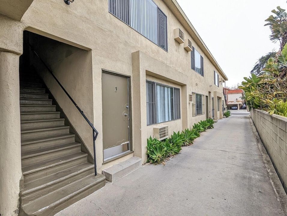 Building Photo - 3365 Keystone Av