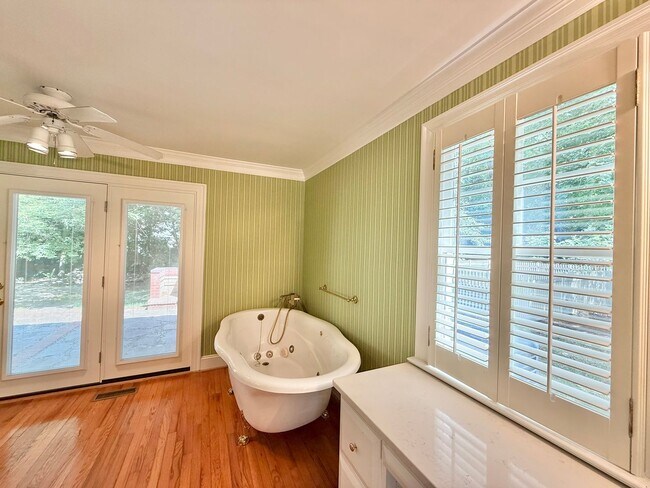Building Photo - **OFFERING REFUNDABLE APPLICATION FEES & $250 MOVE IN PROMOTION** Incredible 5BD, 4.5BA House in ...