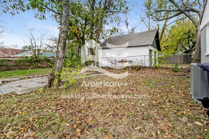 Building Photo - 2017 Miramar Blvd